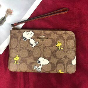 Coach X Peanuts Corner Zip Wristlet Wallet With Snoopy & Woodstock